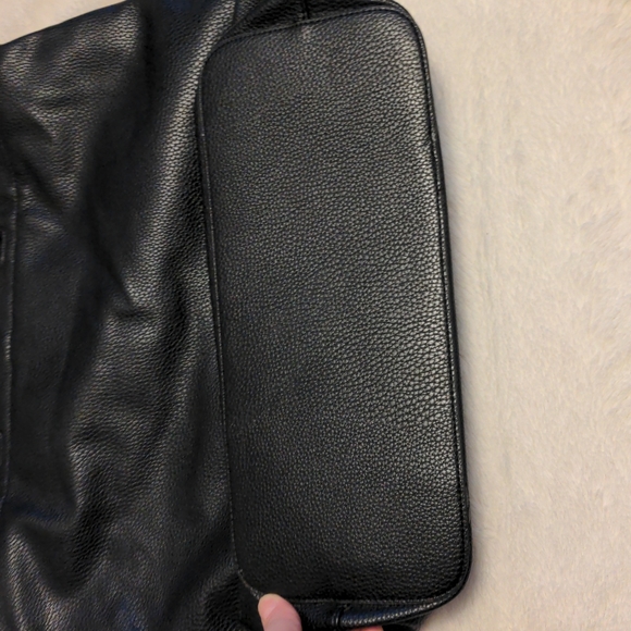 Large black BDG purse - Picture 2 of 7